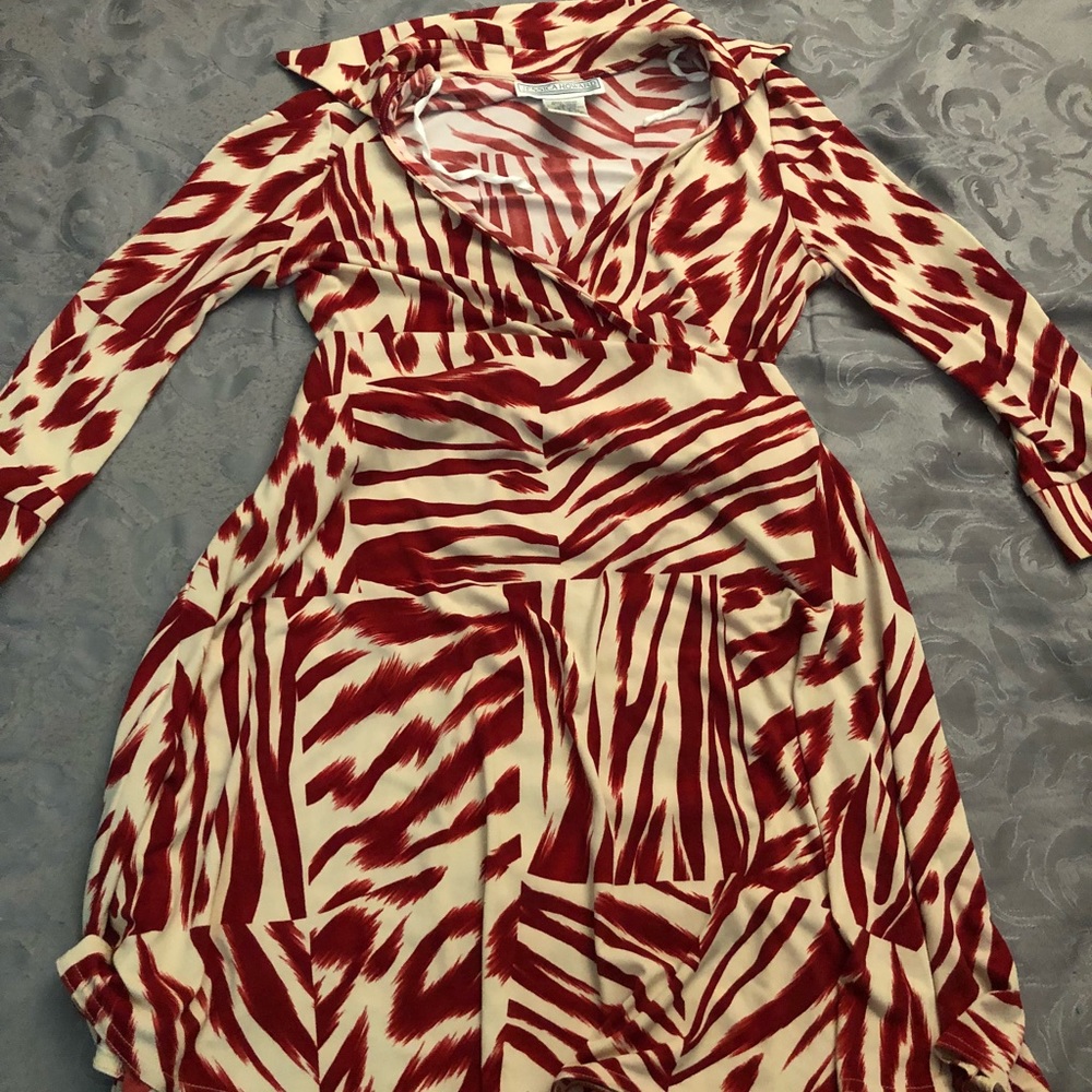Dress - Picture 2 of 2